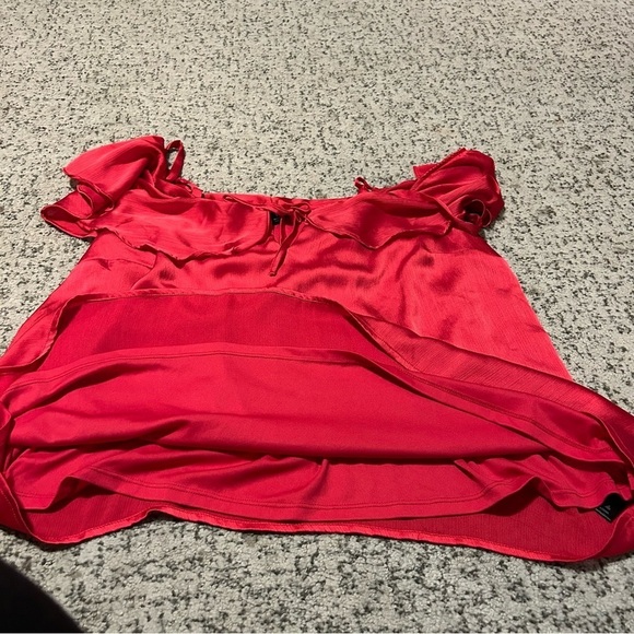 Torrid Fuchsia Pink Cold Shoulder Chiffon Top Size 1X - Picture 8 of 13